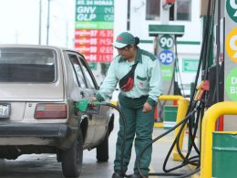 Baja precio de los combustibles