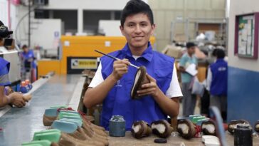 Más de 1,300 nuevas empresas se registraron en la región en un trimestre, consolidando el papel de los jóvenes como motor de desarrollo económico.