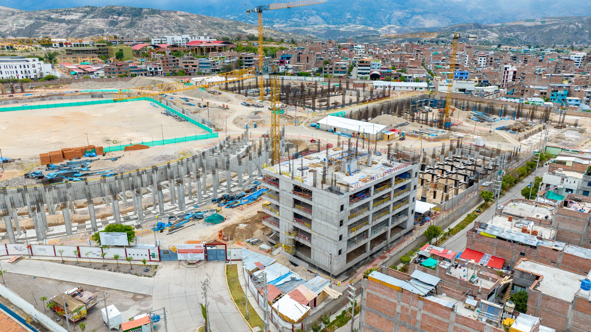 Avances de infraestructura deportiva en Ayacucho.