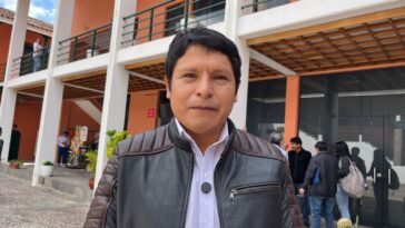 El regidor César Murillo cuestionó que la comuna haya destinado recursos a contrataciones innecesarias y gastos superfluos en lugar de priorizar obras para la población.