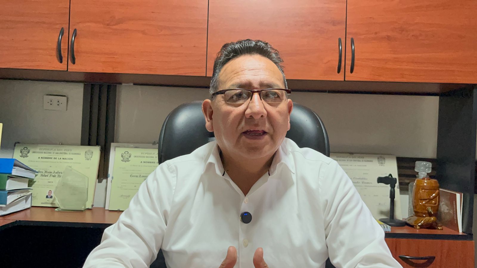 El contador público Richard Prado advirtió que la minería ilegal no solo representa una pérdida fiscal millonaria, sino también un grave daño ecológico y social que frena el desarrollo sostenible del país.