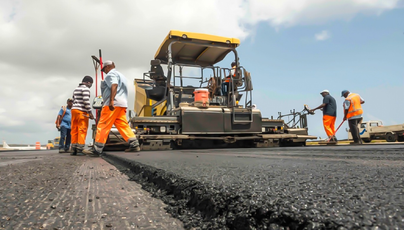 Mientras millones de peruanos aún no acceden a agua segura, los gobiernos locales solo han usado el 47.3 % del presupuesto del sector, advierte ComexPerú.