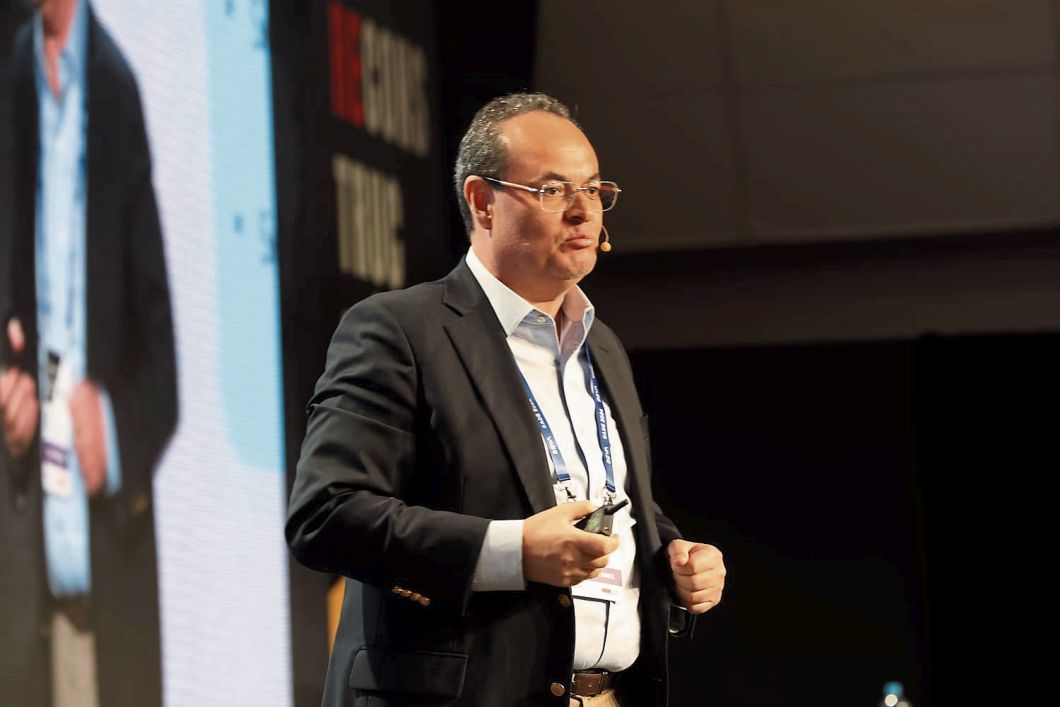 El exministro de Economía advirtió que el país enfrenta una pérdida de disciplina fiscal y un déficit fuera de control.