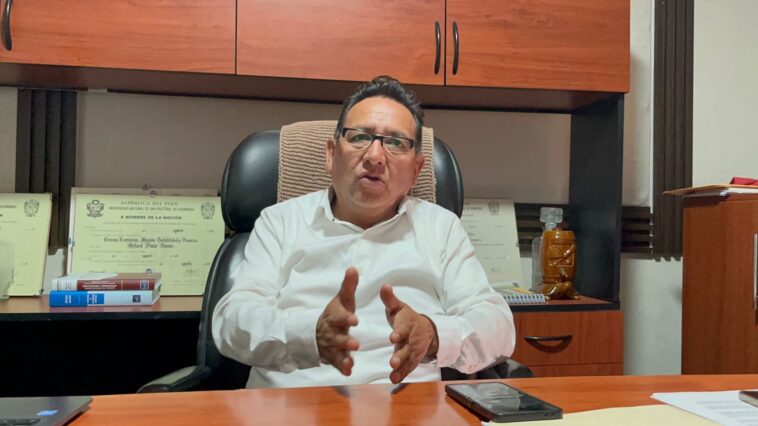 El contador público Richard Prado planteó que el Banco de la Nación implemente horarios de atención diferenciados y descentralice sus servicios hacia otras sedes para evitar aglomeraciones y riesgos en el centro histórico de Huamanga.