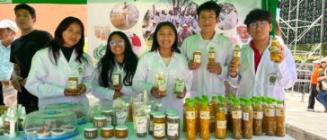 El Círculo de Estudios “Impulsando el Desarrollo Agroindustrial” presentó una línea de productos naturales elaborados con cúrcuma, quinua, cocona y entre otros, con la finalidad de promover una alimentación saludable y prevenir enfermedades crónicas.