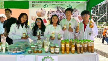 El Círculo de Estudios “Impulsando el Desarrollo Agroindustrial” presentó una línea de productos naturales elaborados con cúrcuma, quinua, cocona y entre otros, con la finalidad de promover una alimentación saludable y prevenir enfermedades crónicas.